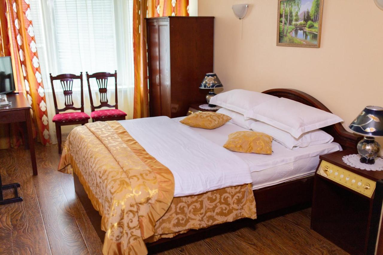 Vila Muntenia Hotel Chisinau Exterior photo